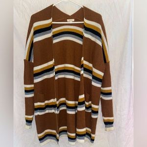 Women’s long cardigan with pockets